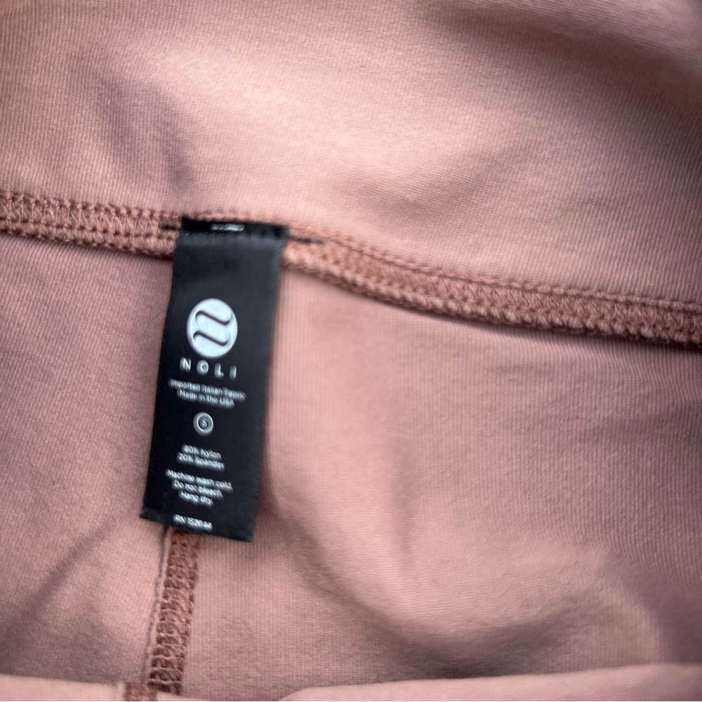 NOLI Shimmering Rose Gold Gloss Leggings - Picture 8 of 9
